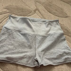 ALO Yoga Women's Light Gray Athletic Shorts